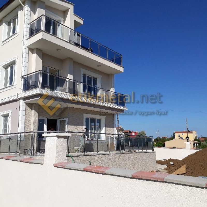 Camlı Paslanmaz Korkuluk Camlı Paslanmaz Korkuluk